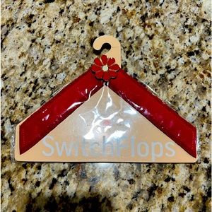 Lindsay Phillips switch flops accessories